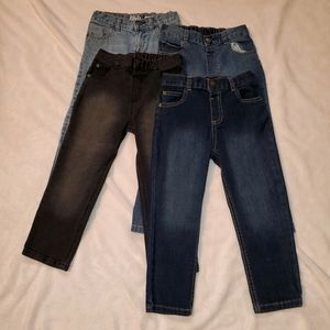 4 pairs of children's jeans